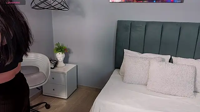 Alli cooper online show from 04.21.26