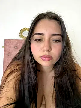 Snapshot of Tara__Sexy chatting on 09.13.25 Tara  Sexy online show from 09.13.25