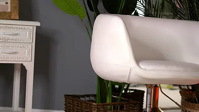 KellyMathews online show from 11.19.25