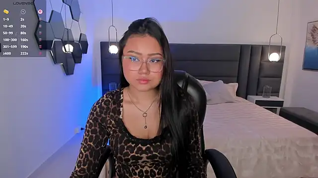 AmberLewis  online show from 11.27.25