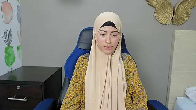 chaymae nah  online show from 12.05.24