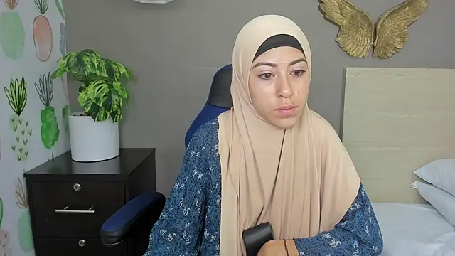 chaymae nah  online show from 12.06.24