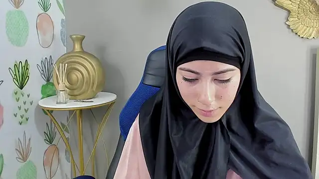 chaymae nah  online show from 12.19.24