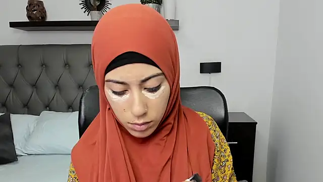 chaymae nah  online show from 12.24.24