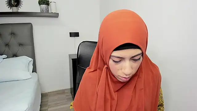 chaymae nah  online show from 12.24.24