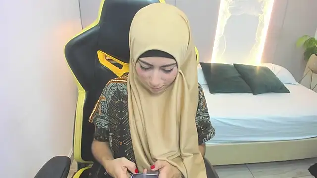 chaymae nah  online show from 12.24.24