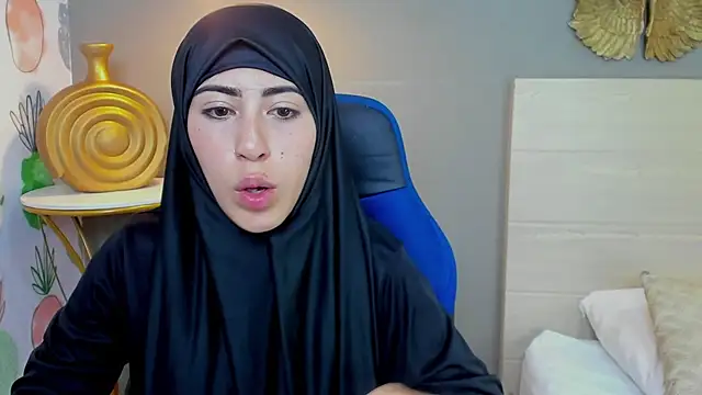 chaymae nah  online show from 01.12.25