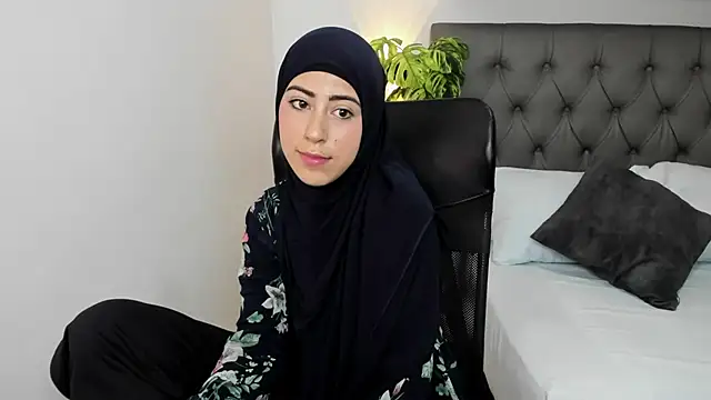 chaymae nah  online show from 03.07.25