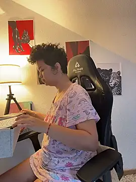 Snapshot of rafamarianoofc chatting on 10.18.25 rafamarianoofc online show from 10.18.25