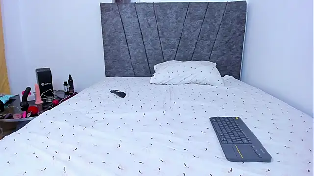 bella-black online show from 10.27.25