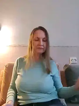 Snapshot of Evelina_cute chatting on 01.21.25 Evelina cute online show from 01.21.25