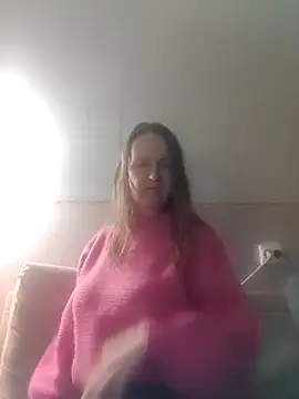 Snapshot of Evelina_cute chatting on 02.20.25 Evelina cute online show from 02.20.25