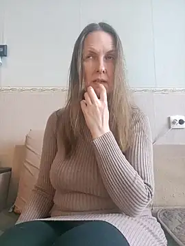 Snapshot of Evelina_cute chatting on 03.13.25 Evelina cute online show from 03.13.25