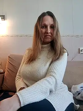 Snapshot of Evelina_cute chatting on 03.19.25 Evelina cute online show from 03.19.25
