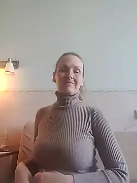 Snapshot of Evelina_cute chatting on 09.10.25 Evelina cute online show from 09.10.25