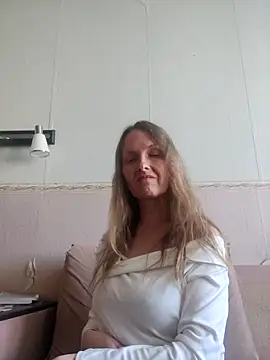 Snapshot of Evelina_cute chatting on 10.01.25 Evelina cute online show from 10.01.25