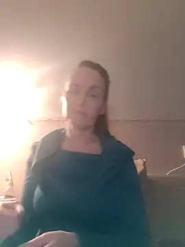 Evelina cute online show from 11.22.25