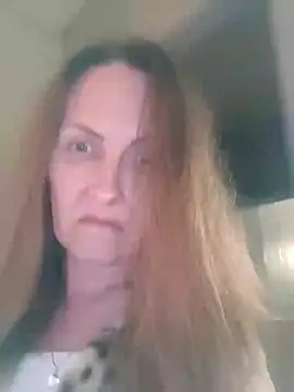 Evelina cute online show from 12.17.25