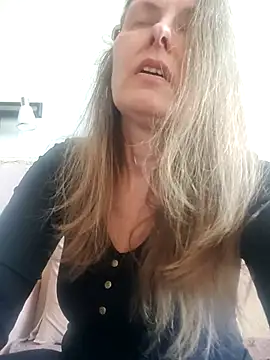 Evelina cute online show from 04.19.26