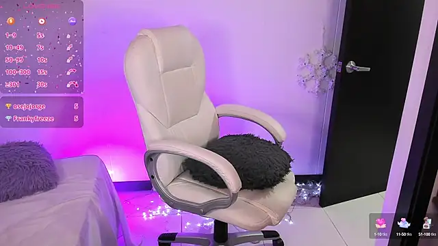 Snapshot of nyna_1 chatting on 03.08.25 nyna 1 online show from 03.08.25