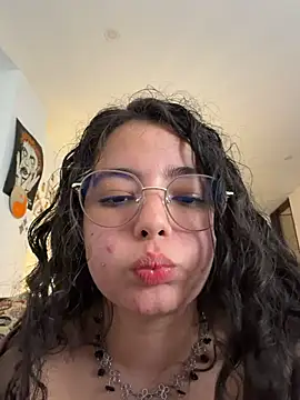 Snapshot of Antoniart_ chatting on 06.17.26 Antoniart online show from 06.17.26