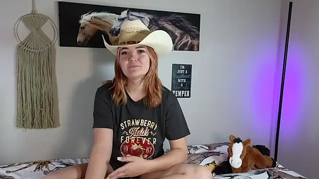Snapshot of rodeobrii chatting on 12.30.24 rodeobrii online show from 12.30.24