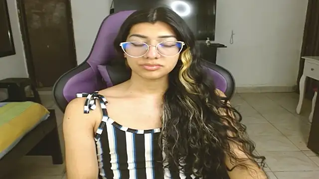 engielphoenis14 online show from 02.13.25