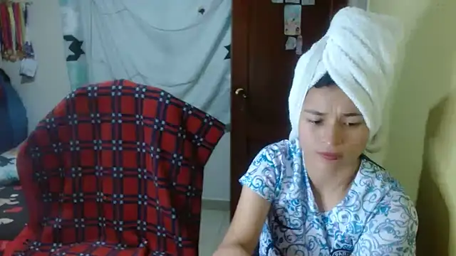 Snapshot of clayre_and_jill chatting on 01.11.26 clayre and jill online show from 01.11.26