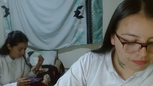 Snapshot of clayre_and_jill chatting on 02.05.26 clayre and jill online show from 02.05.26