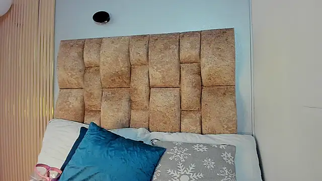 amatista  smith online show from 10.04.25