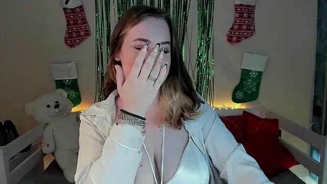 Emily Gin online show from 12.18.24