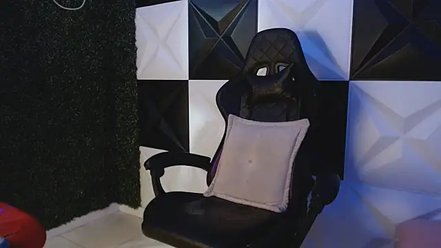 Dani cumboy online show from 02.18.25