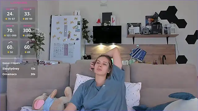 Girl alone home online show from 10.19.25