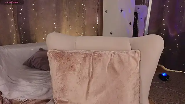 NaokoStifel online show from 10.24.25