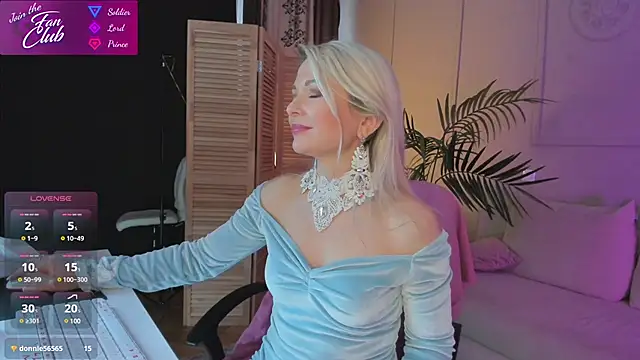 Gloria Lovely online show from 03.14.25