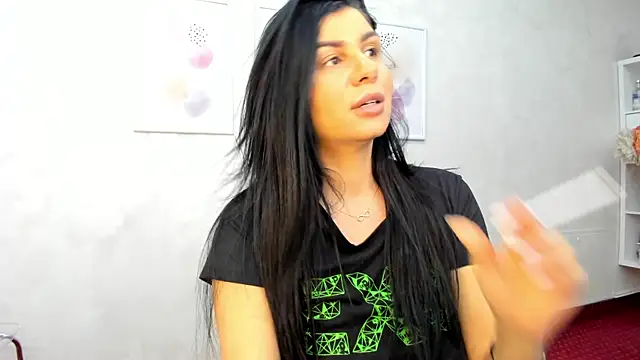 Snapshot of patriciakeys chatting on 02.15.25 patriciakeys online show from 02.15.25