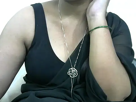Snapshot of rashmika_reddy chatting on 10.10.25 rashmika reddy online show from 10.10.25