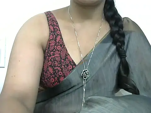 Snapshot of rashmika_reddy chatting on 10.16.25 rashmika reddy online show from 10.16.25