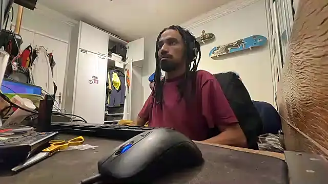 hotcamboy420 online show from 12.12.24