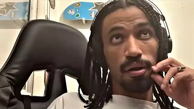 hotcamboy420 online show from 02.14.25