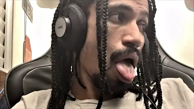 hotcamboy420 online show from 02.22.25