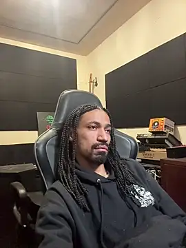 hotcamboy420 online show from 12.19.25