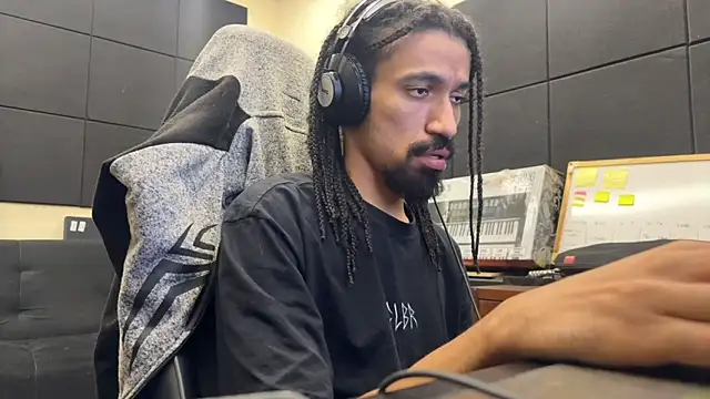 hotcamboy420 online show from 04.30.26