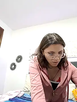 karlamorris  online show from 01.18.25