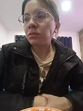 karlamorris  online show from 10.25.25