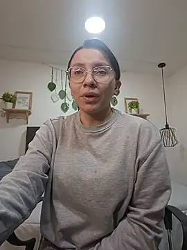 karlamorris  online show from 10.27.25