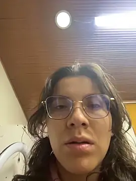 karlamorris  online show from 04.15.26