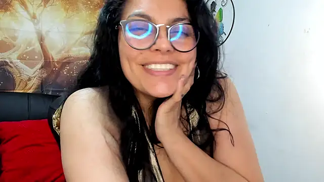 Snapshot of Lust_Mom41 chatting on 12.05.24 Lust Mom41 online show from 12.05.24