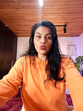 Snapshot of Lust_Mom41 chatting on 09.23.25 Lust Mom41 online show from 09.23.25