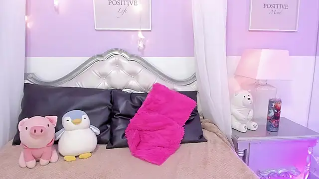 Snapshot of AlanaJones1 chatting on 03.20.25 AlanaJones1 online show from 03.20.25